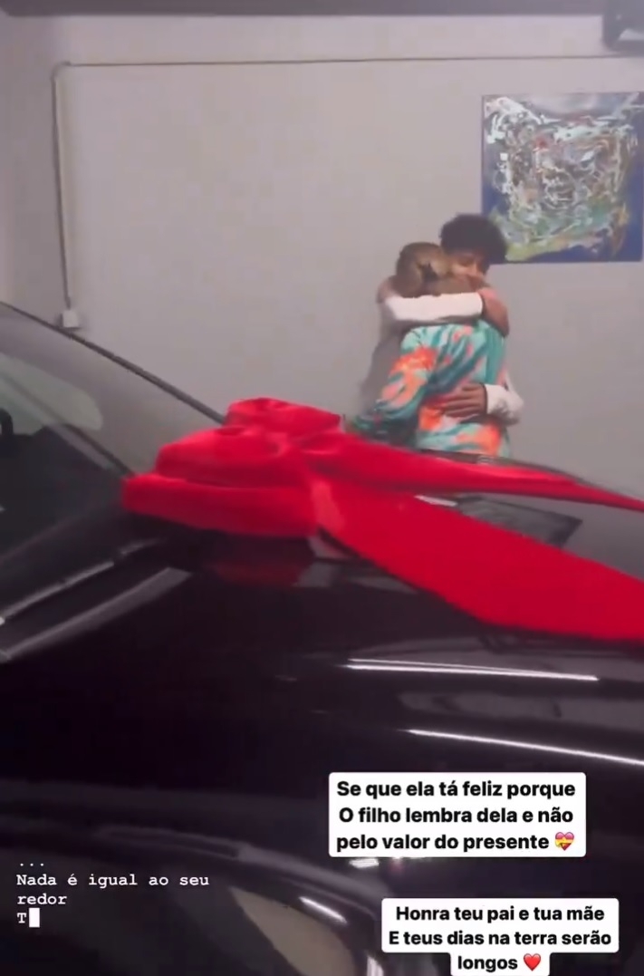 عکس | هدیه فوق لاکچری رونالدو به مادرش