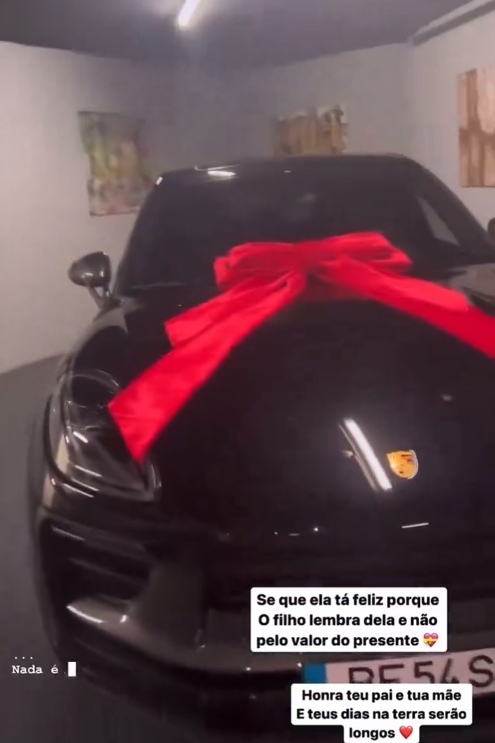 عکس | هدیه فوق لاکچری رونالدو به مادرش