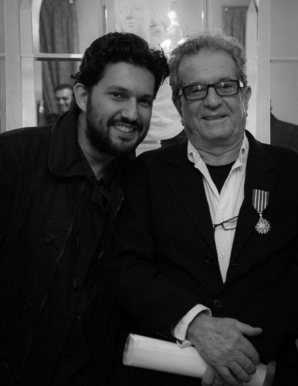 عکس دیده‌نشده حامد بهداد در محل قتل داریوش مهرجویی