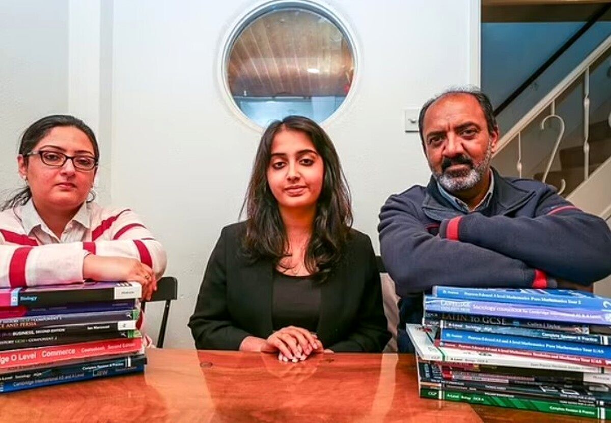 عکس | این دختر از انیشتین باهوش‌تر است