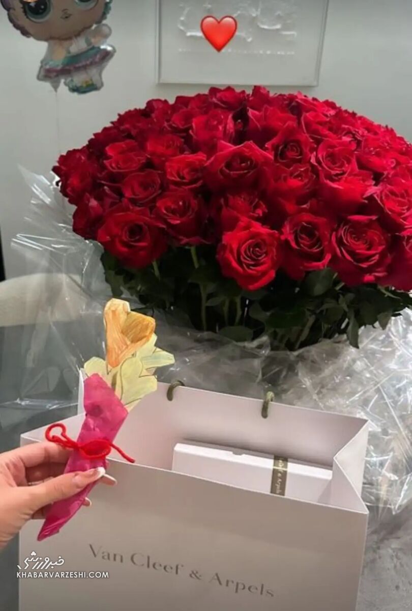 عکس | جورجینا لاکچری‌ترین هدیه ولنتاین را گرفت