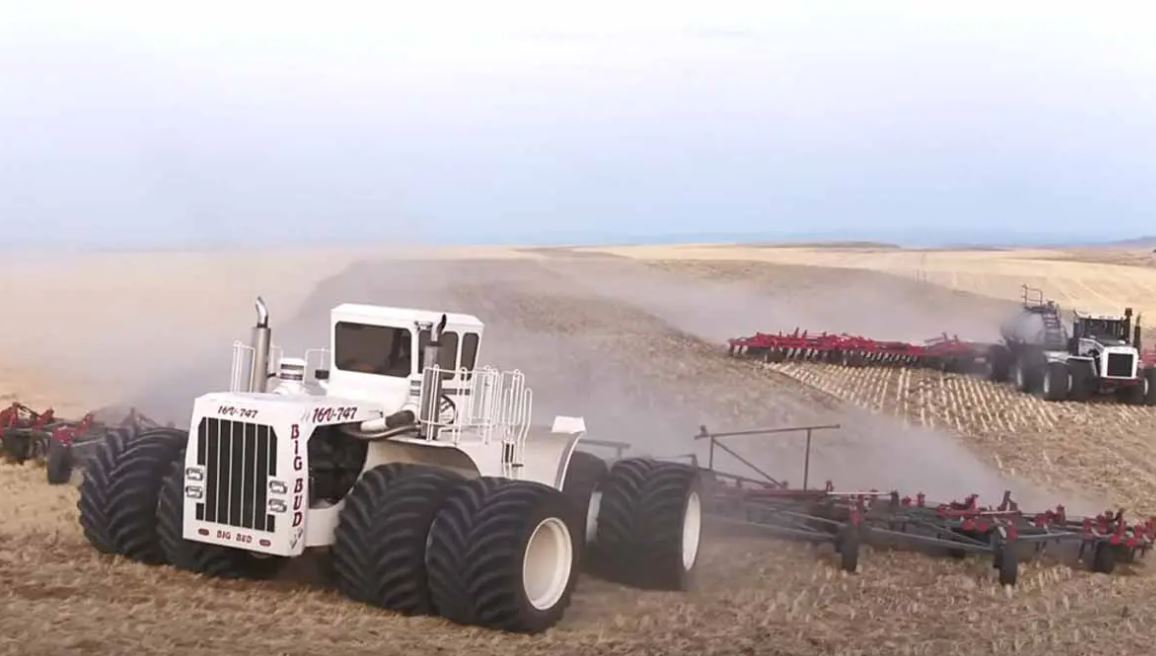 ویدیو | بزرگترین تراکتور جهان چرا بازنشسته شد؟