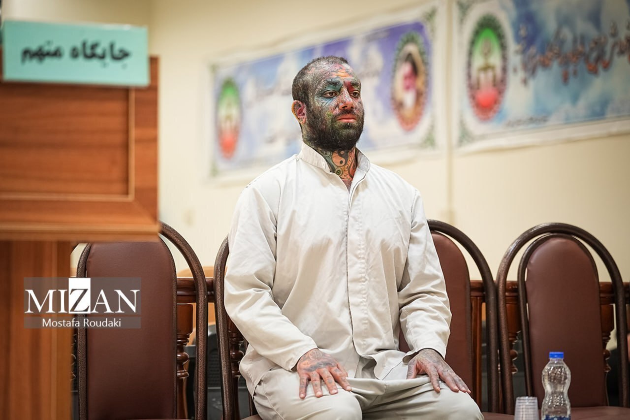 عکس | انتشار نخستین تصاویر از دادگاه تتلو با حضور مادر و خواهرش عکس | انتشار نخستین تصاویر از دادگاه تتلو با حضور مادر و خواهرش