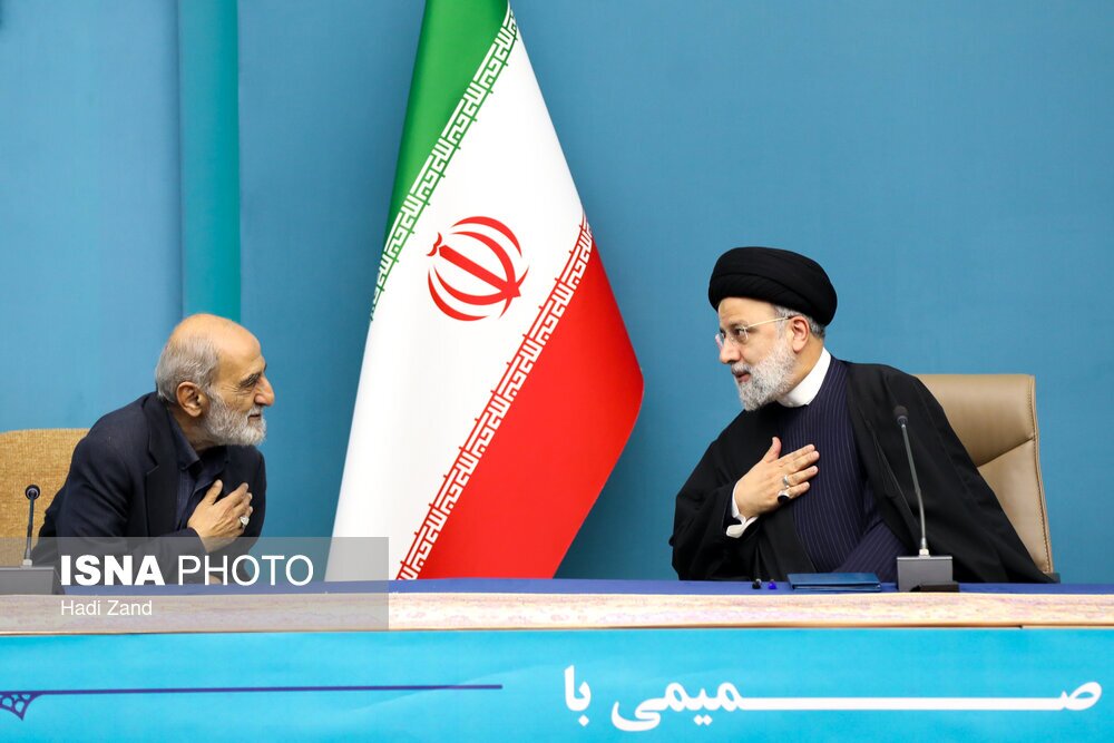 عکس | احترام قابل‌توجه ابراهیم ريیسی به این فعال رسانه‌ای تندرو