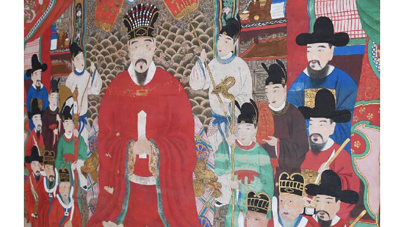 عکس | کشف گنج تاریخی از زیر شیروانی یک خانه