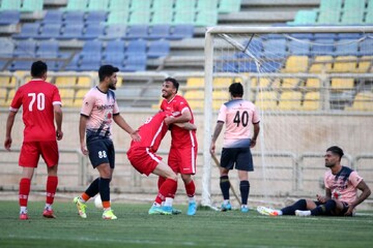 عکس | نساجی‌چی‌ها برای تقابل با پرسپولیس چریک شدند