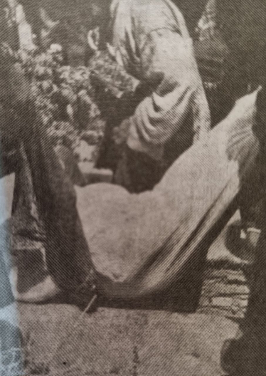 تصاویر | خاکسپاری خواننده زن ایرانی که خبرساز شد!