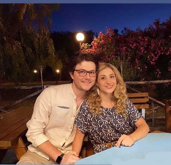 ازدواج مجری زن شبکه ۳ با یک مرد خارجی | مهاجرت از مسیر ازدواج + عکس