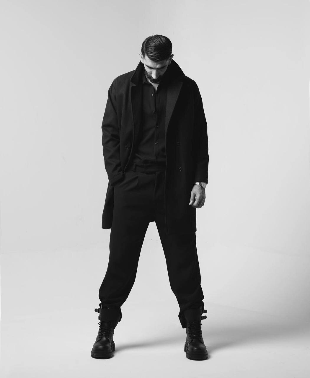 عکس | ژست‌های خاص گلر پرسپولیس مقابل دوربین / بیرانوند مدل شد