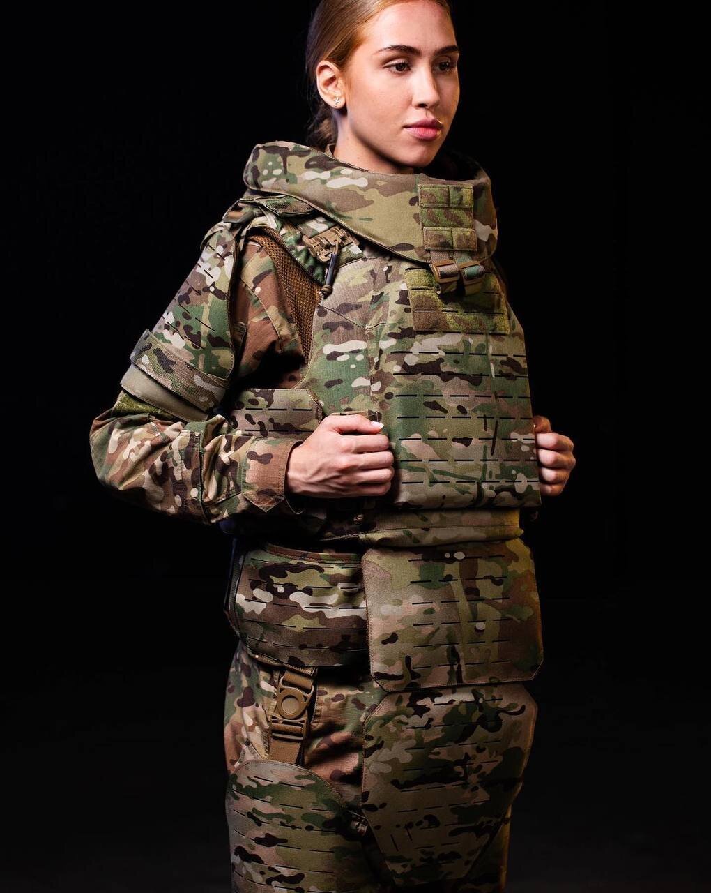 عکس | لباس زرهی خاص زنان اوکراینی جلب توجه کرد !