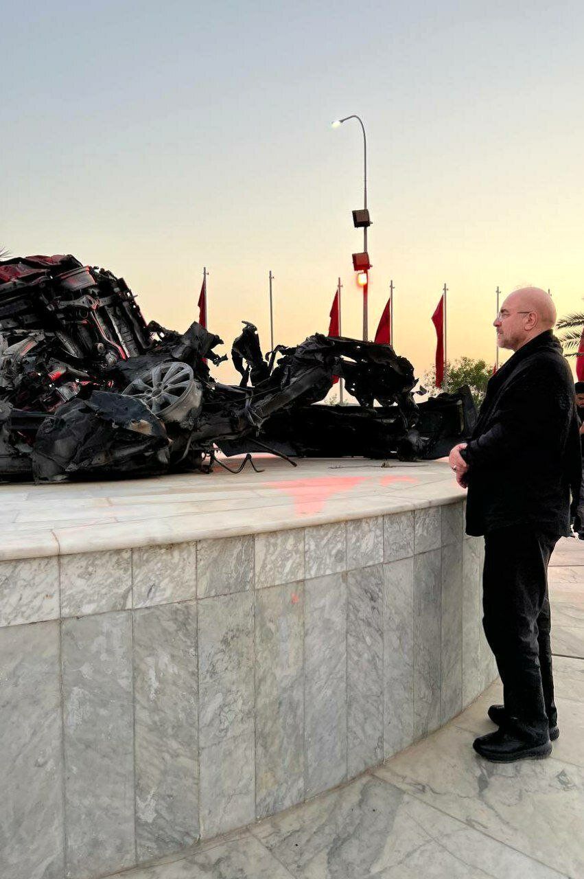 عکس | ادای احترام رئیس مجلس در عراق خبرساز شد !