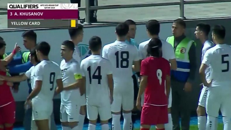 عکس | ماجرای رفتار شوکهکننده و بی سابقه داور بازی ایران و ازبکستان عکس | ماجرای رفتار شوکهکننده و بی سابقه داور بازی ایران و ازبکستان