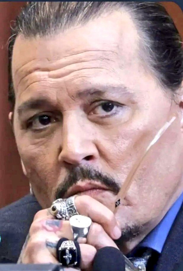 عکس | علاقه شدید جانی دپ به ایران سوژه شد !