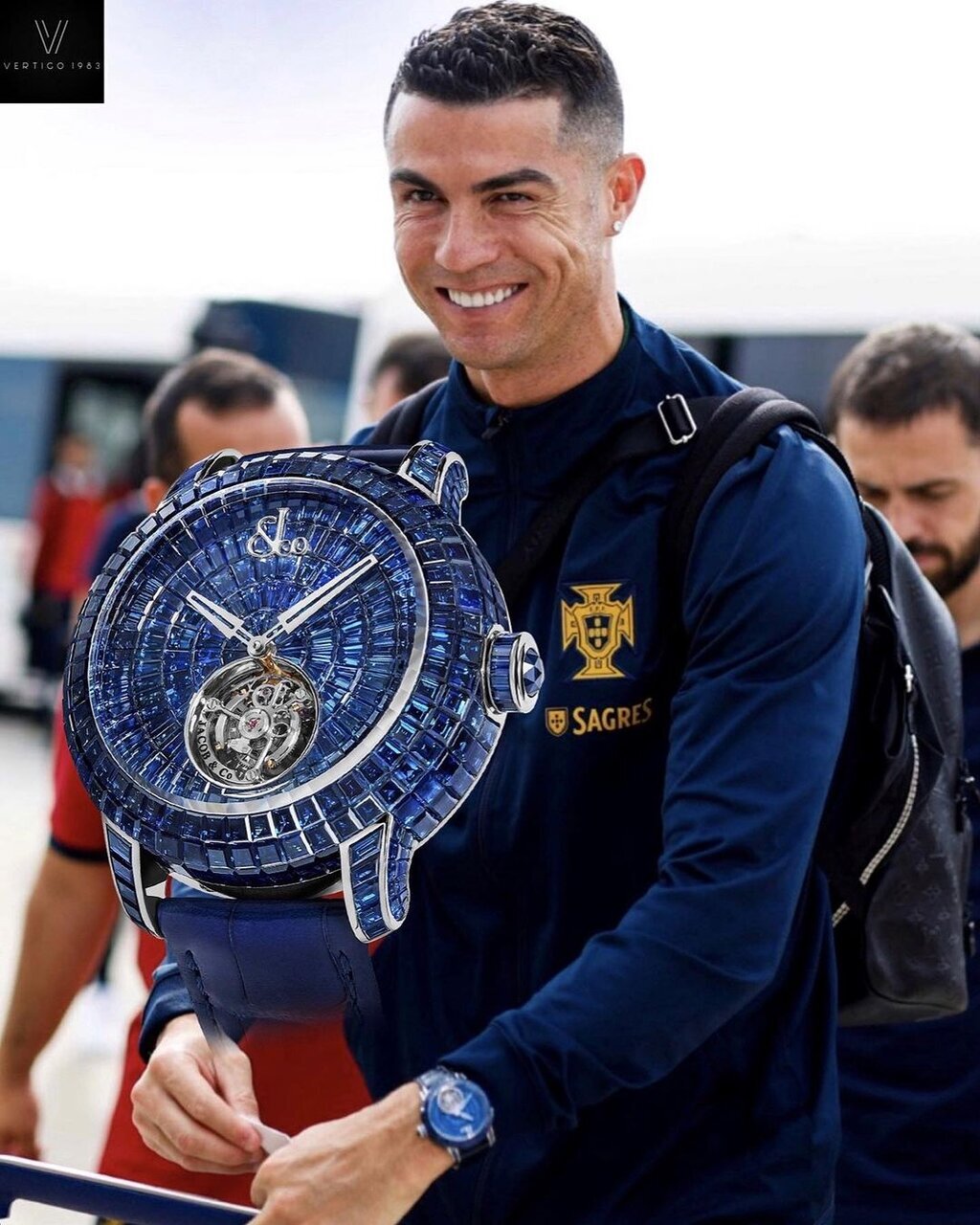 عکس | استایل خاص ستاره پرتغالی با گران‌ترین ساعت دنیا