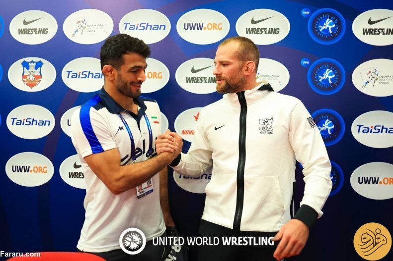 عکس | یزدانی و تیلور دست در دست هم پیش از رویارویی روی تشک