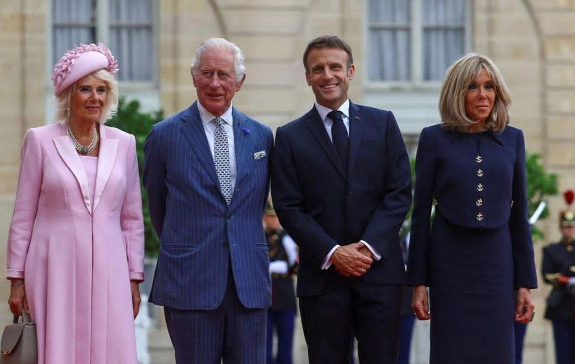 عکس | ملکه انگلیس با استایل با باربی در سفر