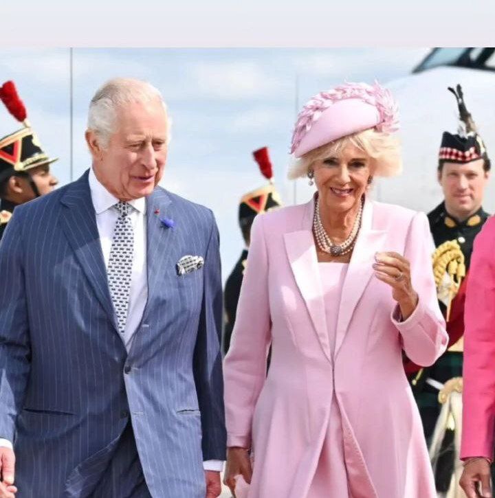 عکس | ملکه انگلیس با استایل با باربی در سفر