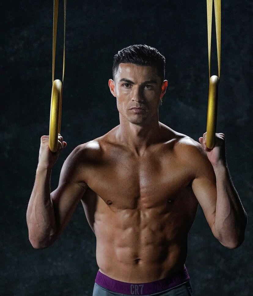 عکس | عضلات شگفت‌انگیز رونالدو در عربستان جنجالی شد