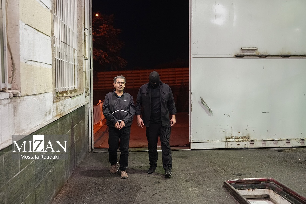 عکس | سلطان فراری قاچاق ارز به زندان اوین تحویل داده شد