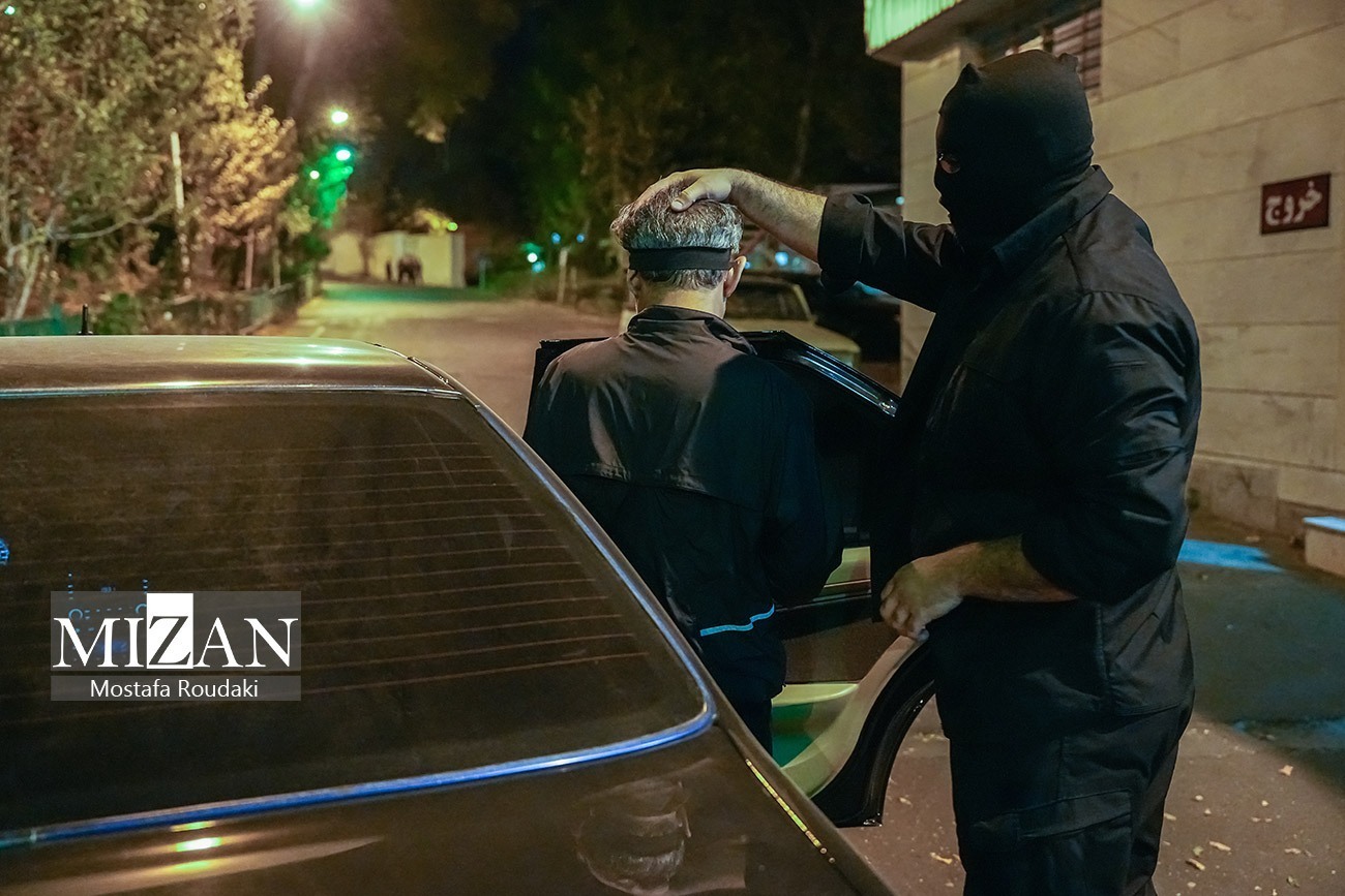 عکس | سلطان فراری قاچاق ارز به زندان اوین تحویل داده شد