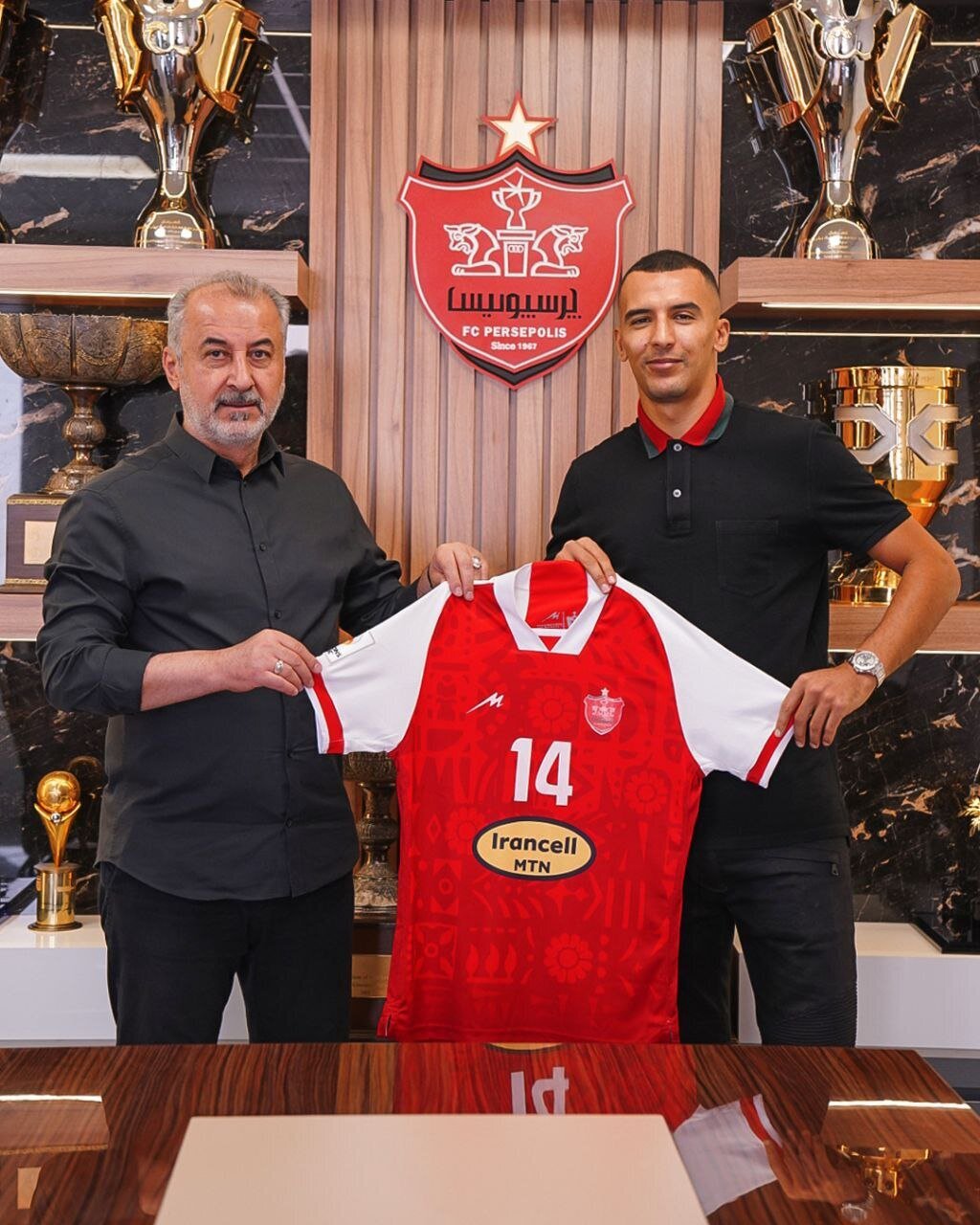 مهاجم سوئدی سرانجام با پرسپولیس قرارداد بست + عکس مهاجم سوئدی سرانجام با پرسپولیس قرارداد بست + عکس