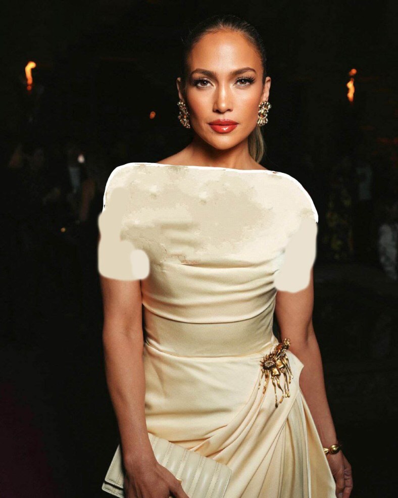 استایل جدید «جنیفر لوپز» در یک مراسم افتتاحیه استایل جدید «جنیفر لوپز» در یک مراسم افتتاحیه