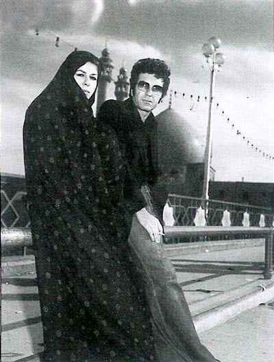 عکس | داریوش مهرجویی به همراه همسر سابقش در پل آهنچی قم