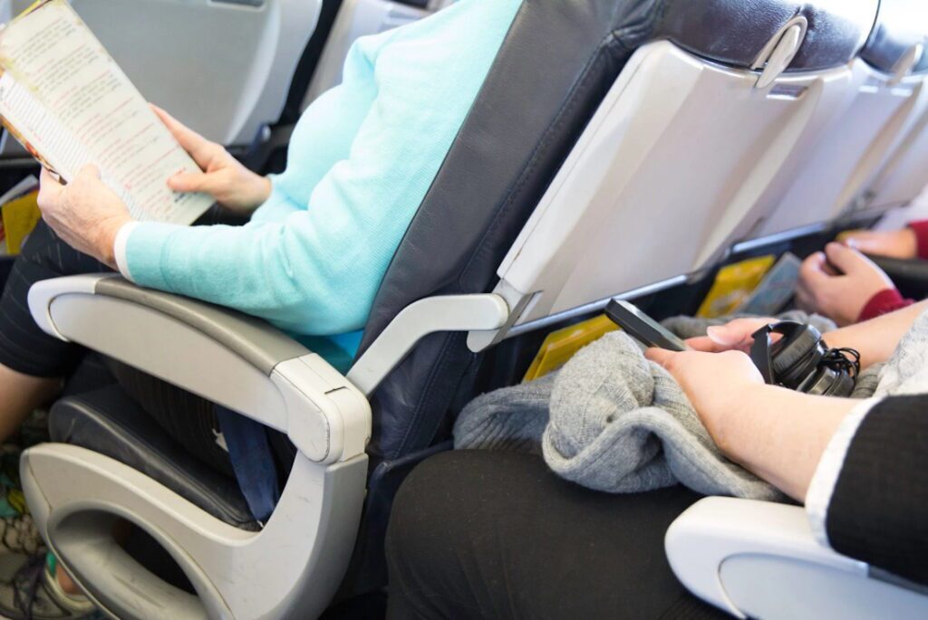 ۷ کاری ممنوع در  مسافرت‌های هوایی و پرواز با هواپیما