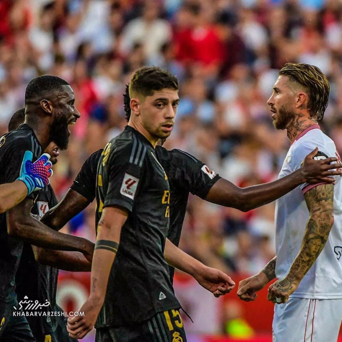 عکس | لپی که راموس از مدافع رئال کشید عکس | لپی که راموس از مدافع رئال کشید