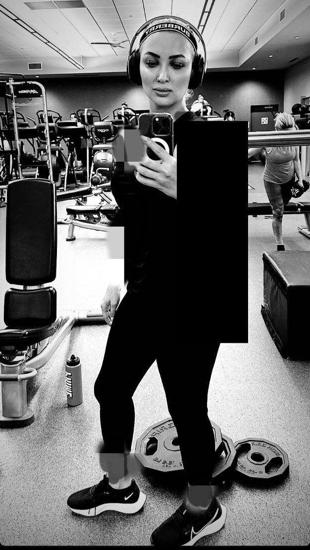 عکس زننده روناک یونسی در باشگاه بدنسازی مختلط!