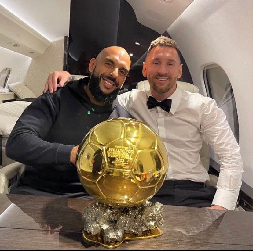 عکس | بادیگارد مسی در مراسم توپ طلا جنجالی شد عکس | بادیگارد مسی در مراسم توپ طلا جنجالی شد