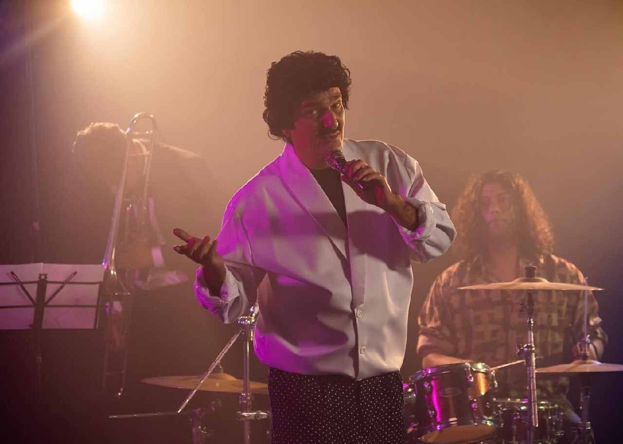 عکس | شمایل جدید بیژن بنفشه‌خواه در نیسان آبی