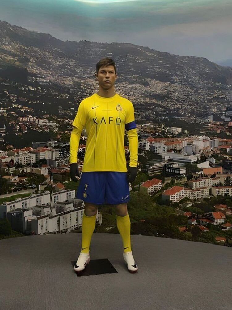 عکس | مجسمه جدید رونالدو در عربستان سوژه فضای مجازی شد