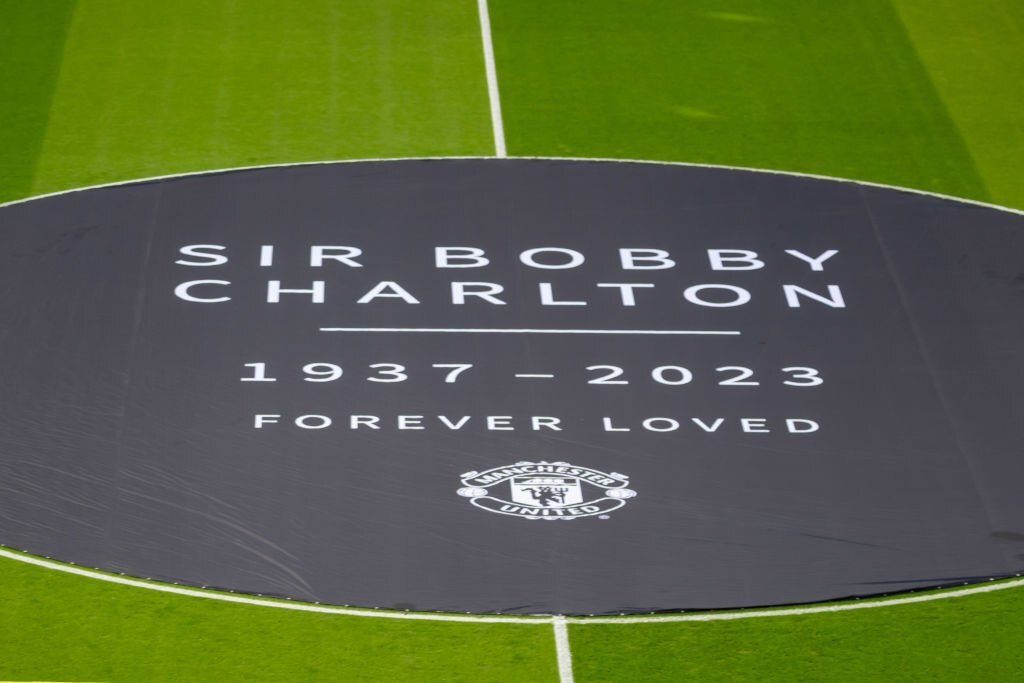 عکس | باشگاه منچستریونایتد برای اسطوره اش سنگ تمام گذاشت