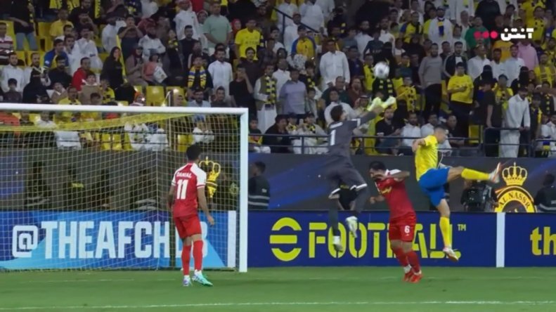 عکس | حمله بیرانوند به رونالدو!