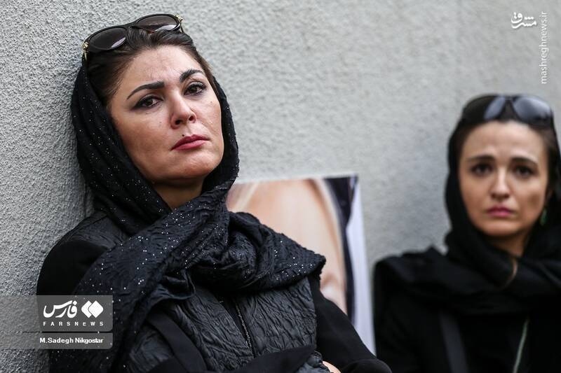 عکس | بانو در خانه ابدی آرمید | حضور هنرمندان در مراسم تشییع بیتا فرهی