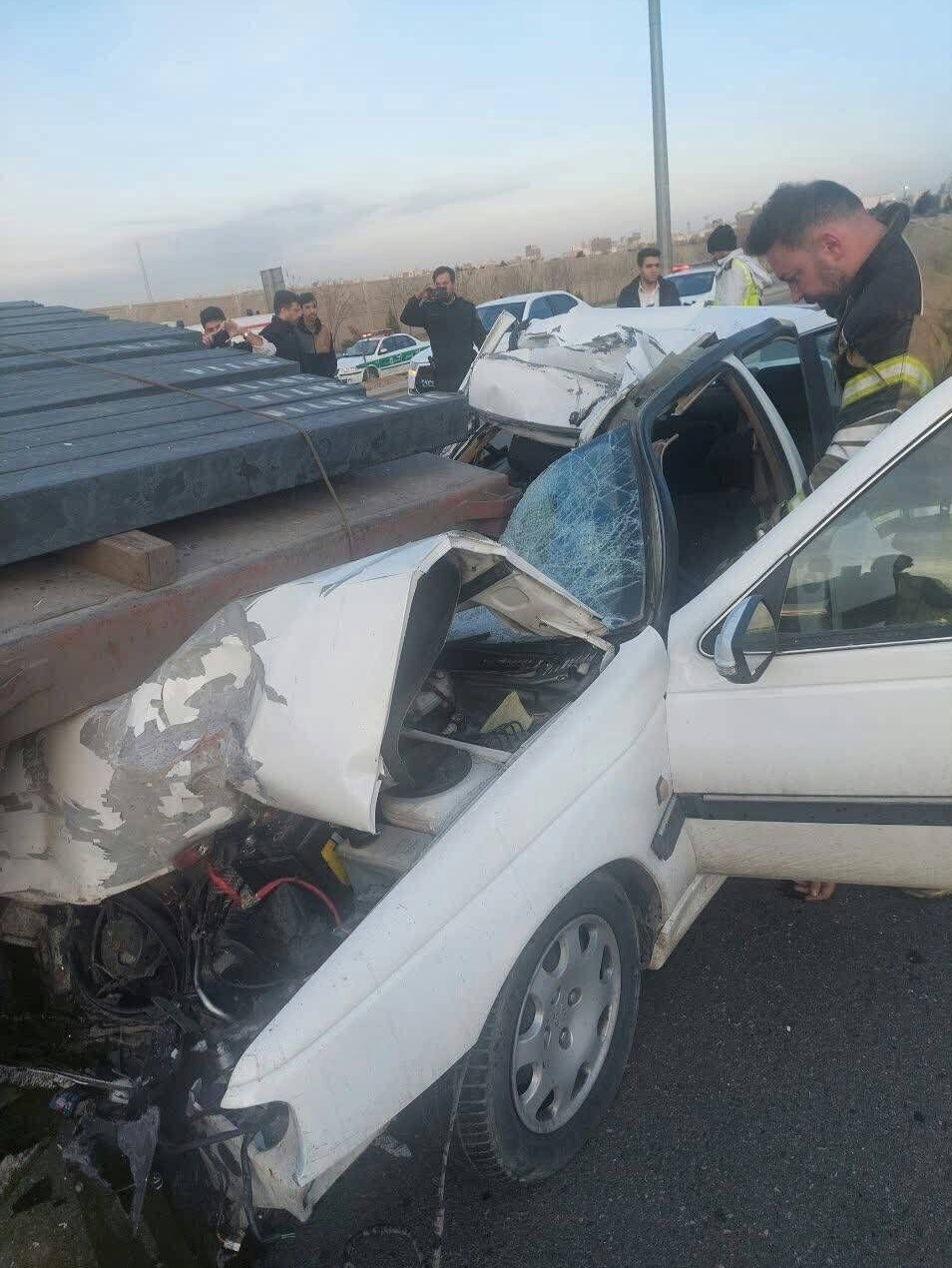 عکس |‌ تصادف مهیب در بزرگراه امام علی | راننده ۴۸ ساله در دم جان باخت