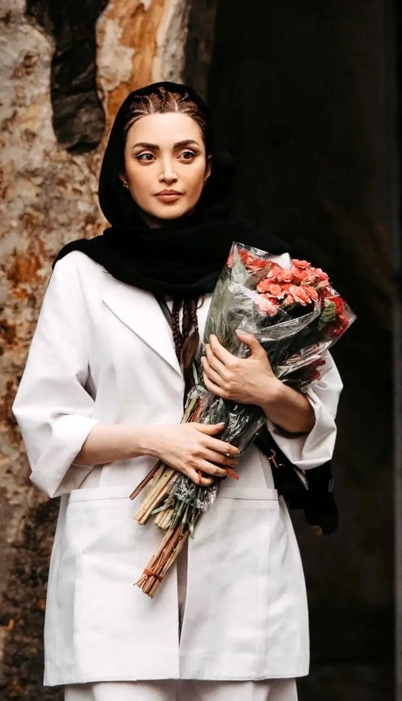 عکس | بهنوش طباطبایی با این استایل و آرایش متفاوت چشم ها را به خود خیره کرد!