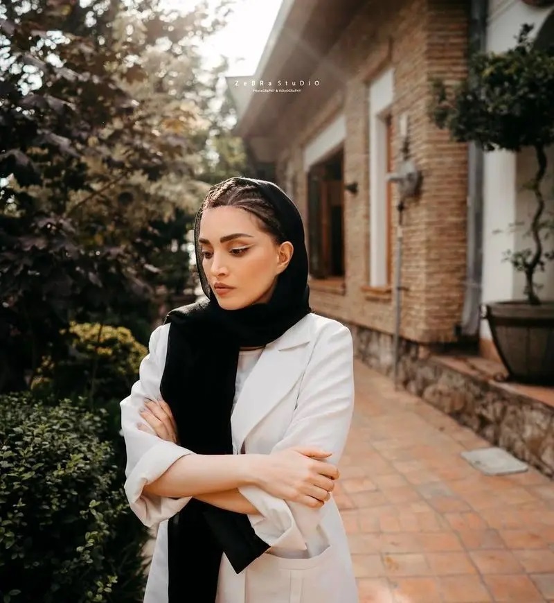 عکس | بهنوش طباطبایی با این استایل و آرایش متفاوت چشم ها را به خود خیره کرد!