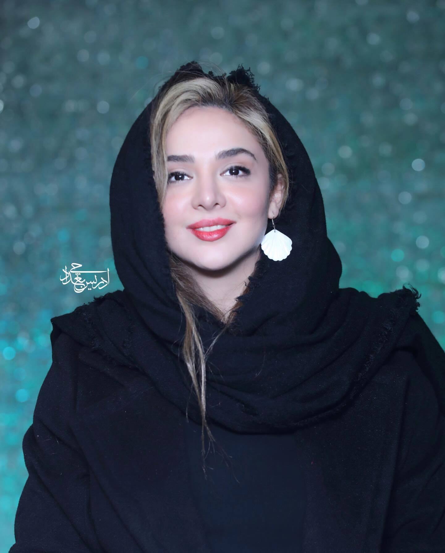 عکس | المیرا دهقانی با این تیپ و استایل شیک و مشکی دلبری کرد!