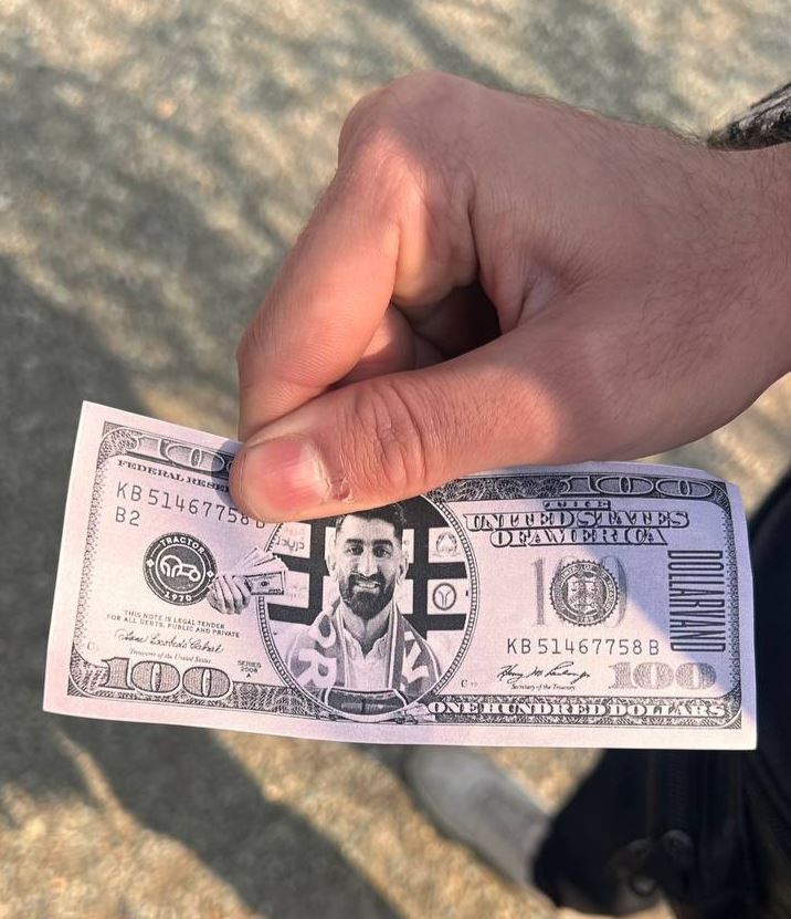 عکس | استقبال عجیب و پرسروصدای هواداران پرسپولیس از بیرانوند!