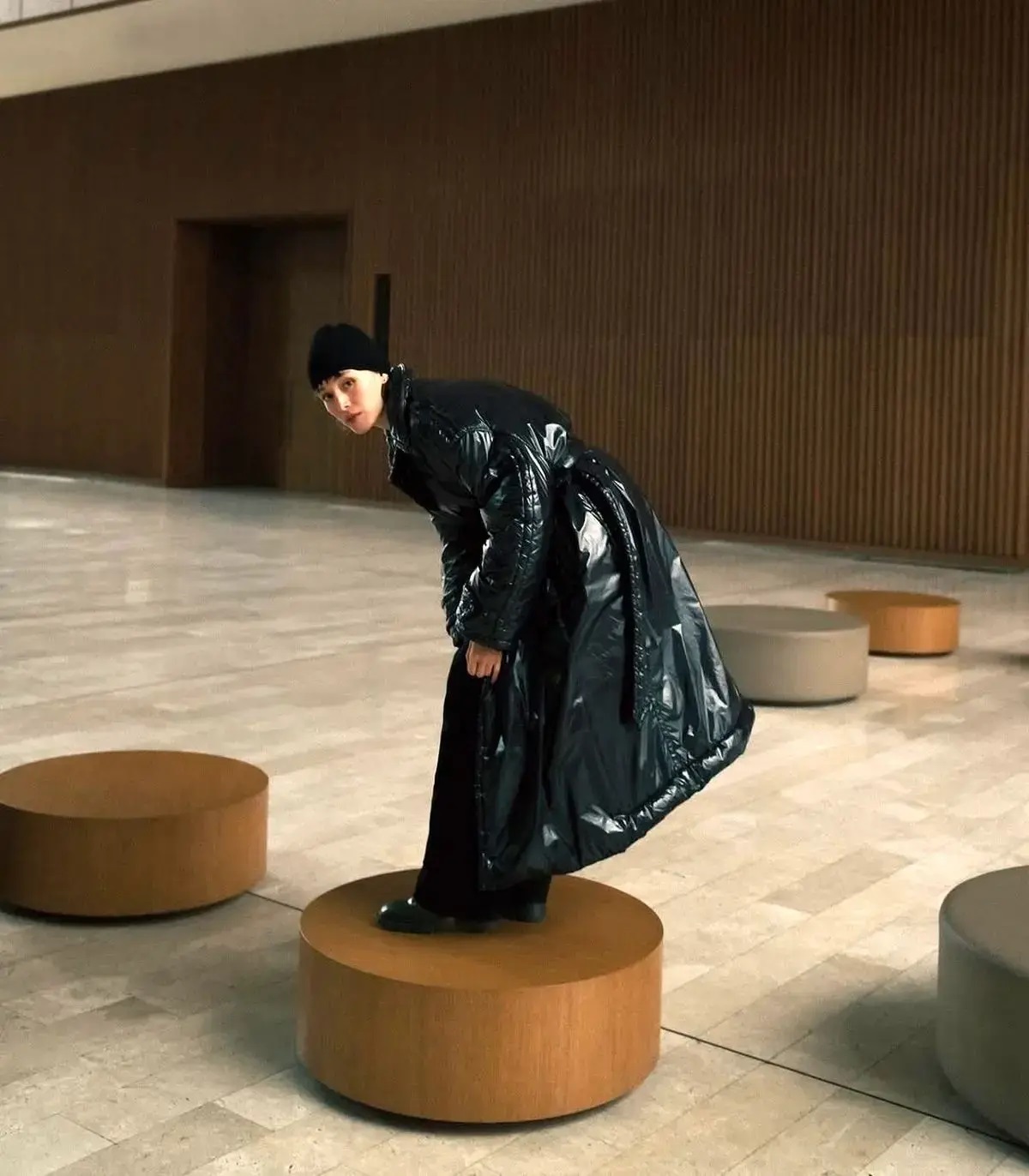 عکس | کاپشن کیسه زباله‌ای فرشته حسینی خبرساز شد!