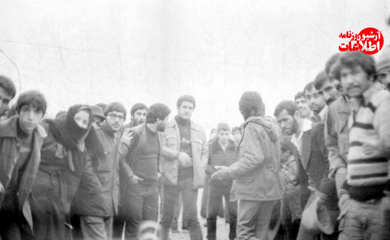 عکس | به ایران قدیم؛ عکس خاطره‌انگیز عقد دو پرستار بیمارستان قلب در حضور امام (ره)