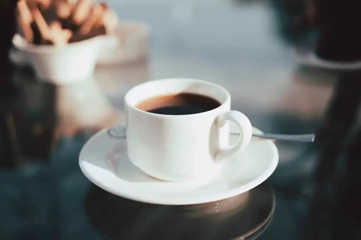 خطرات نوشیدن قهوه با معده خالی