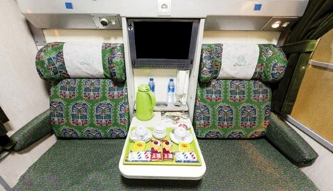 قطار پلور سبز زیر مجموعه کدام شرکت ریلی است؟ و در کدام مسیرها فعالیت می‌کند؟