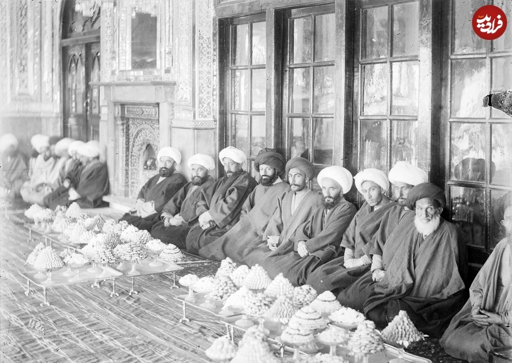 عکس | یک مراسم عروسی متفاوت | حضور روحانیون در جشن دختر شاه