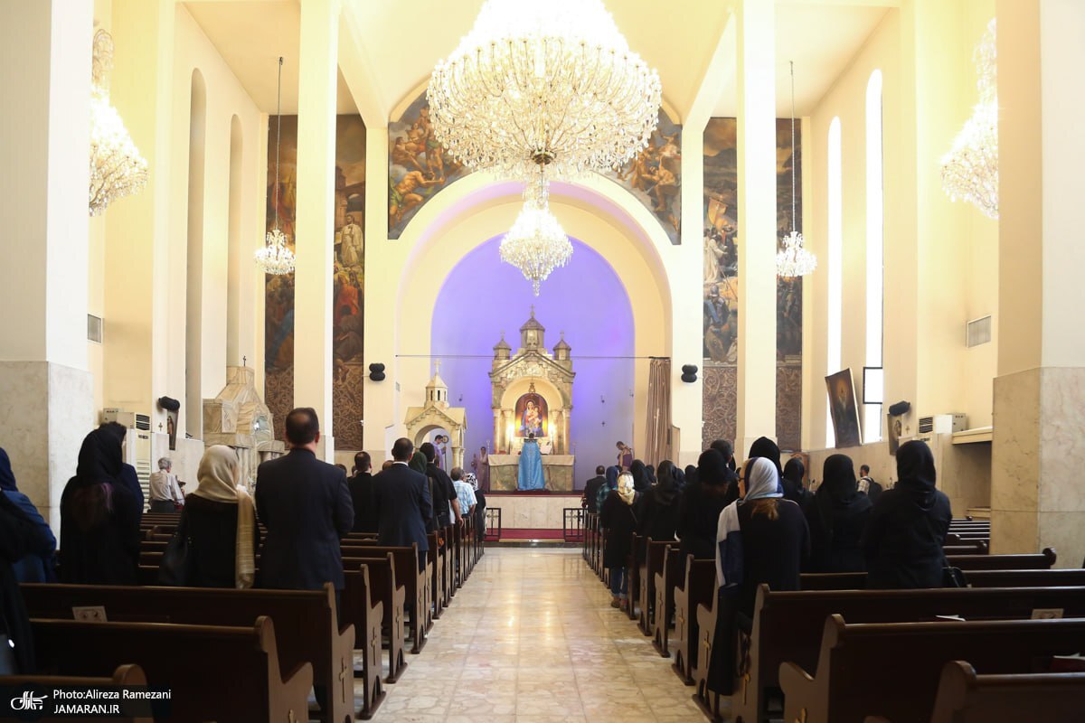 عکس | برگزاری مراسم بزرگداشت امام خمینی (ره) در کلیسای «سرکیس مقدس»