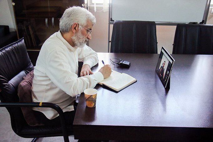 عکس | سعید جلیلی با تبلت لاکچری‌اش سوژه شبکه‌های اجتماعی شد