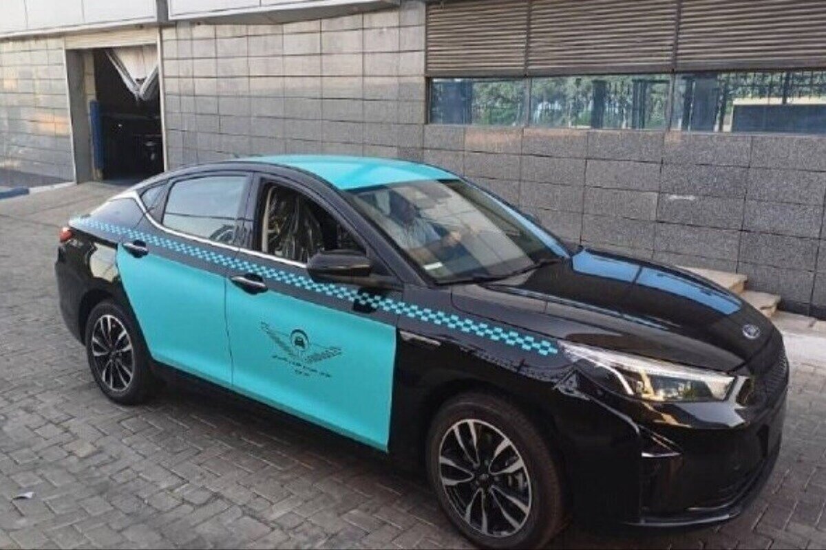 عکس | این خودروی لوکس و برقی تاکسی تهرانی‌ها می‌شود!