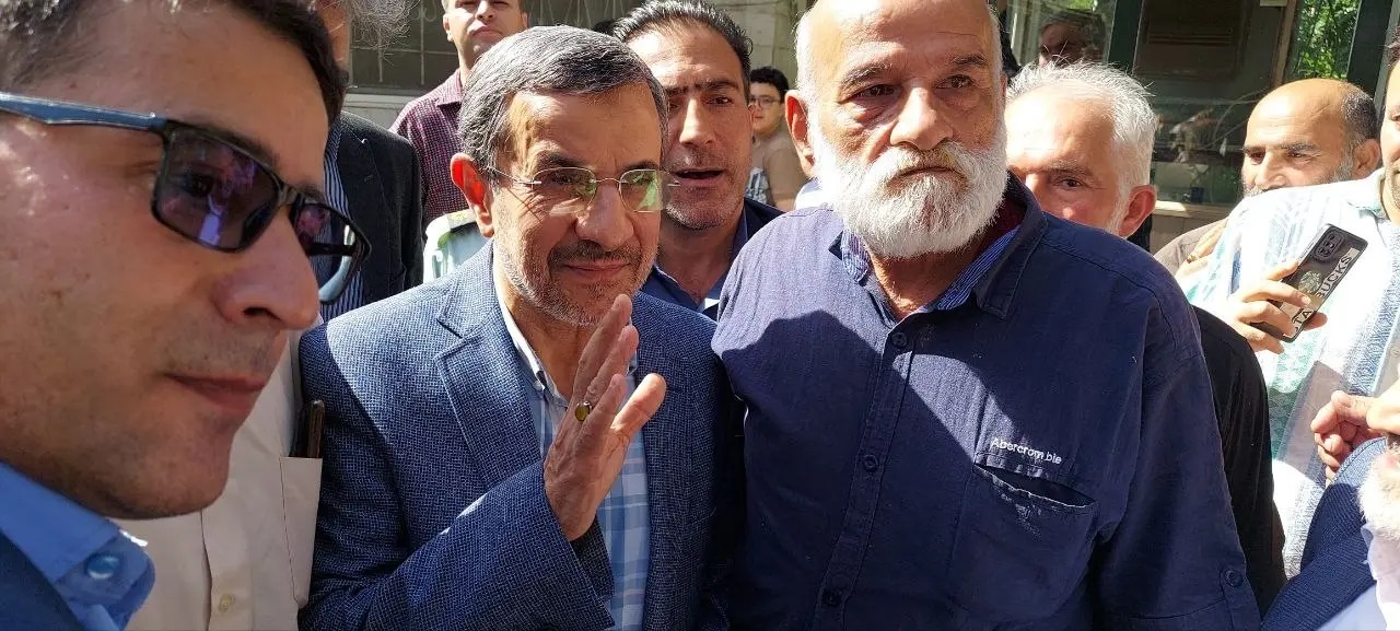 عکس | احمدینژاد و طرفدارانش در نارمک عکس | احمدینژاد و طرفدارانش در نارمک